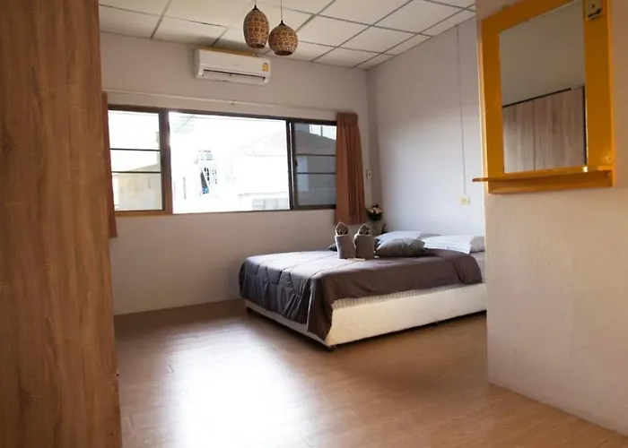 Holiday Phangan - Hostel & Bar