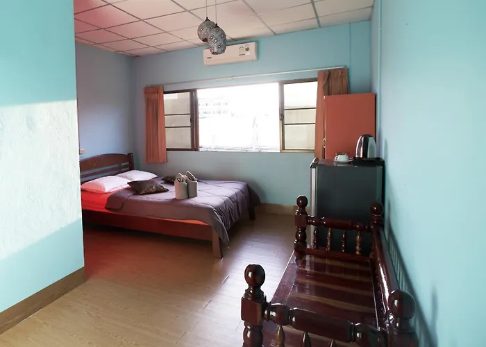 Holiday Phangan - Hostel & Bar